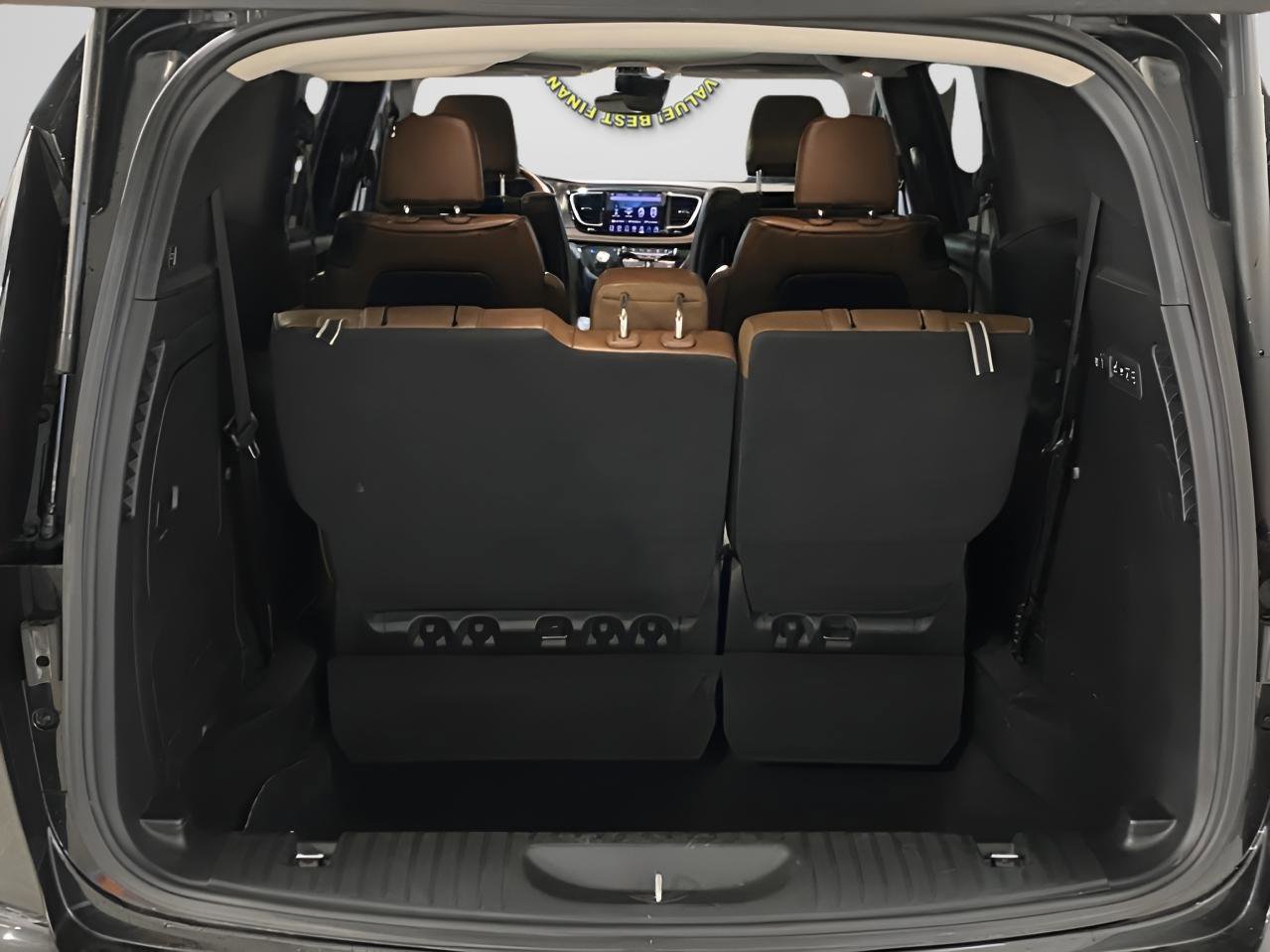 Used 2018 Chrysler Pacifica Limited w/ Advanced Safetytec Group FWD image 10
