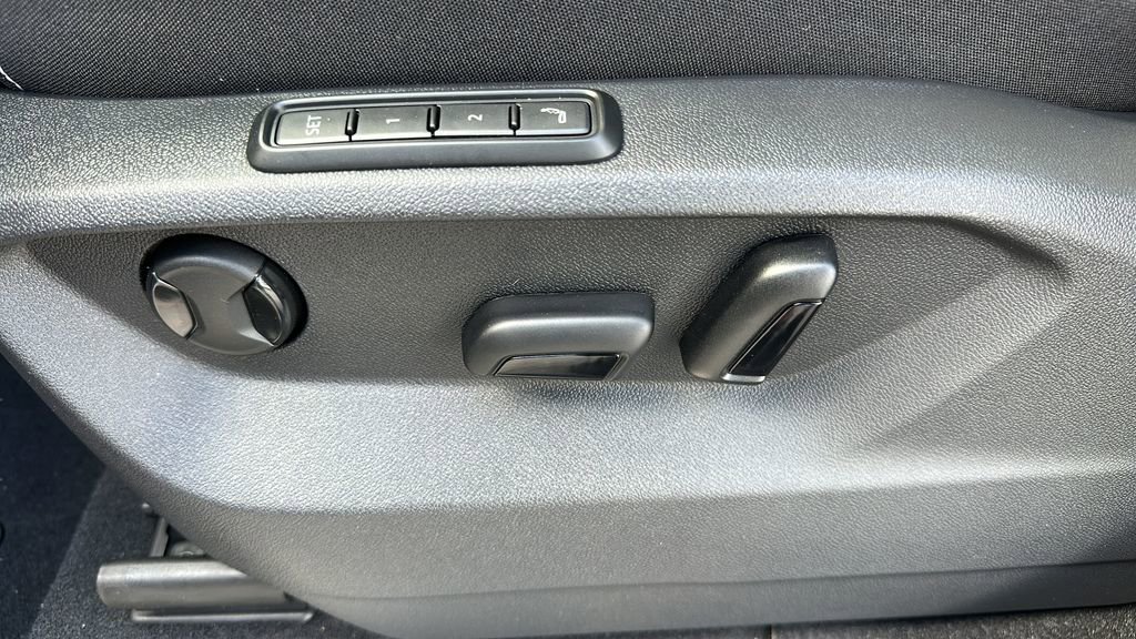 New 2026 Volkswagen Atlas SEL Premium R-Line image 18