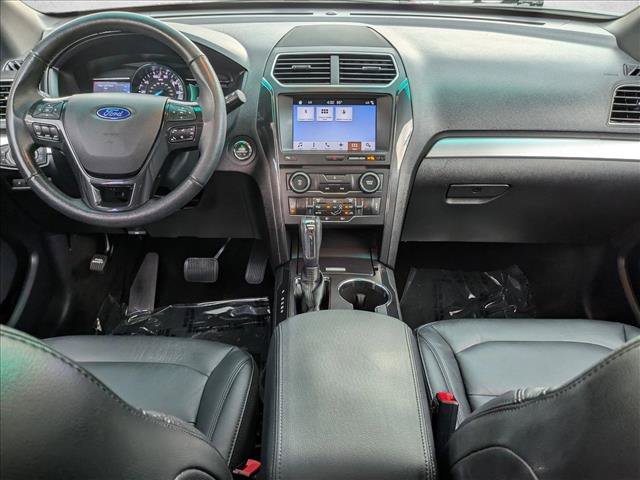 Used 2017 Ford Explorer XLT w/ Equipment Group 202A AWD/4WD image 19