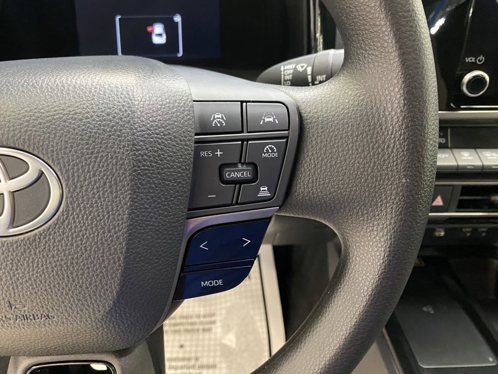 Used 2025 Toyota Camry Hybrid image 31