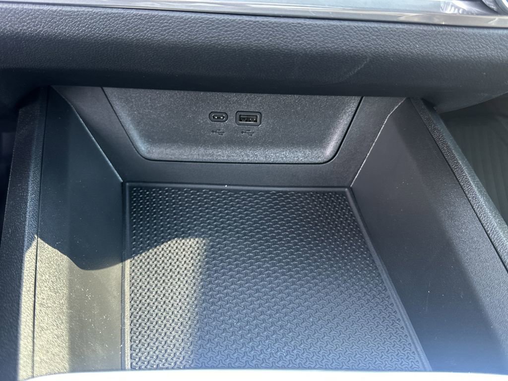 New 2026 Chevrolet Equinox ACTIV w/ LPO, Floor Liner Package image 11