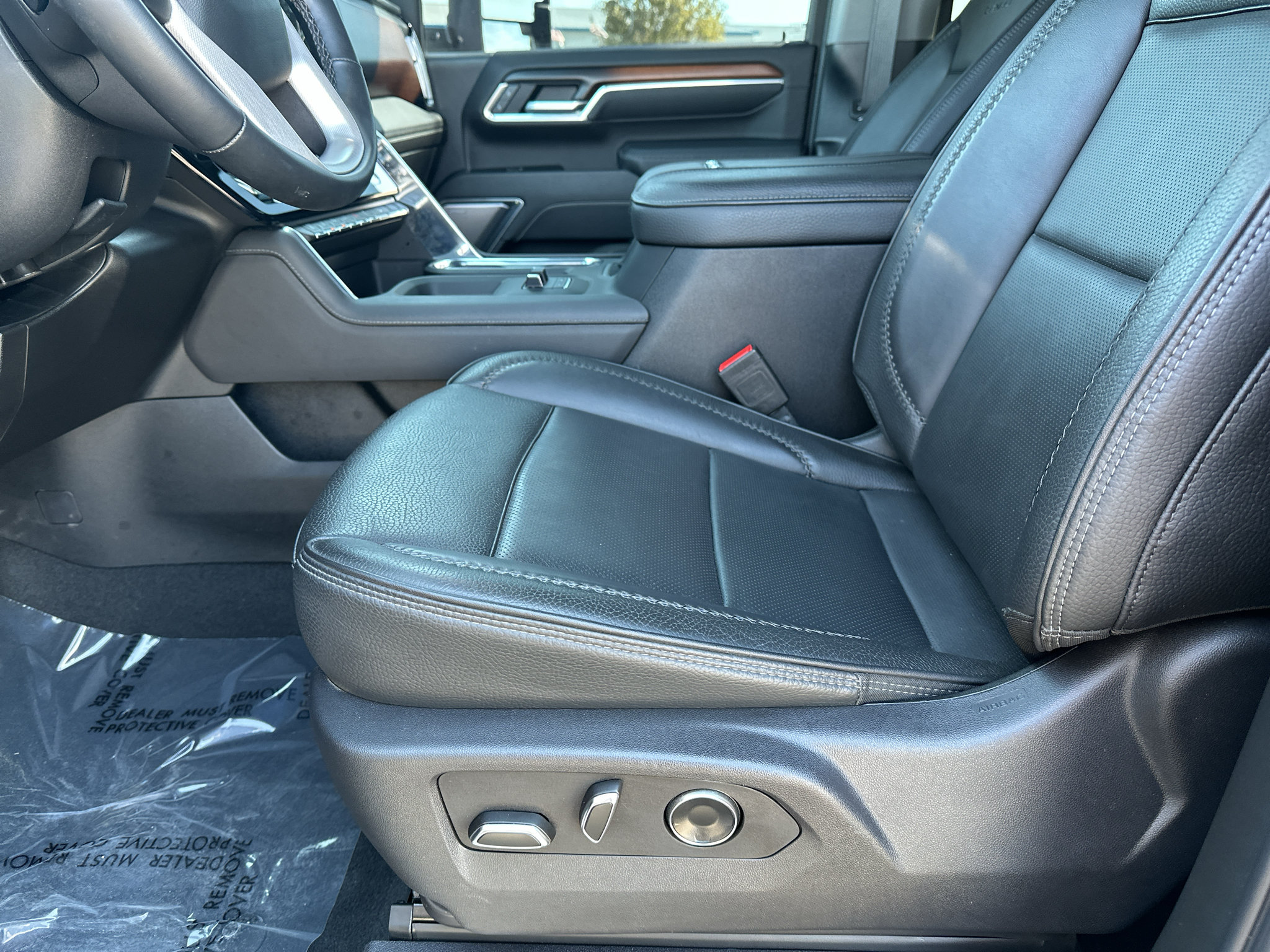 Used 2025 GMC Sierra 3500 Denali w/ Denali Reserve Package AWD/4WD image 16