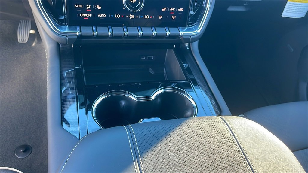 New 2026 GMC Yukon Elevation image 18