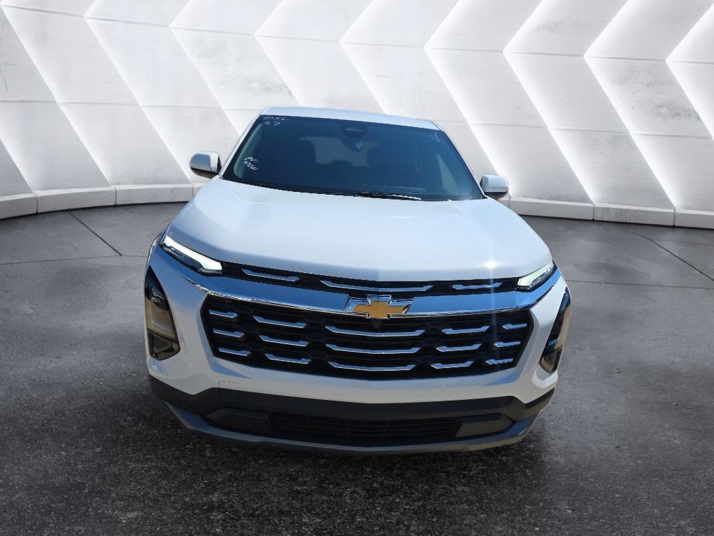 New 2027 Chevrolet Equinox LT FWD image 2