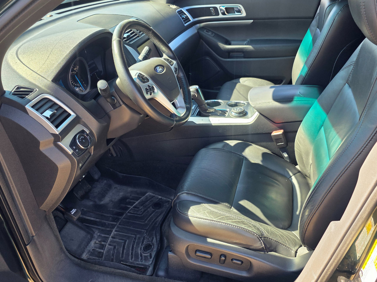 Used 2013 Ford Explorer XLT image 7