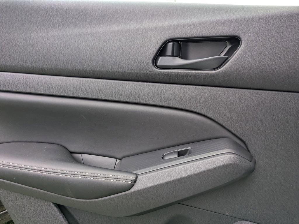 Used 2025 Nissan Altima 2.5 SV FWD image 26