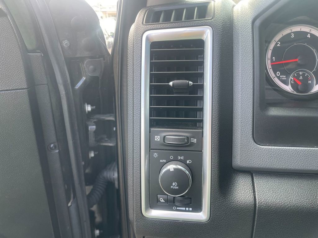 Used 2019 RAM 1500 Classic Warlock AWD/4WD image 14