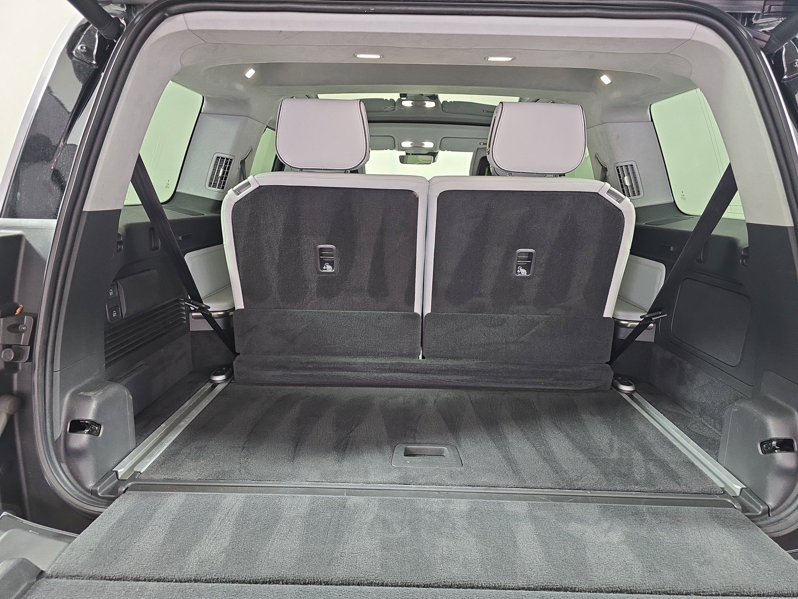 Used 2024 Rivian R1S Adventure AWD/4WD image 15