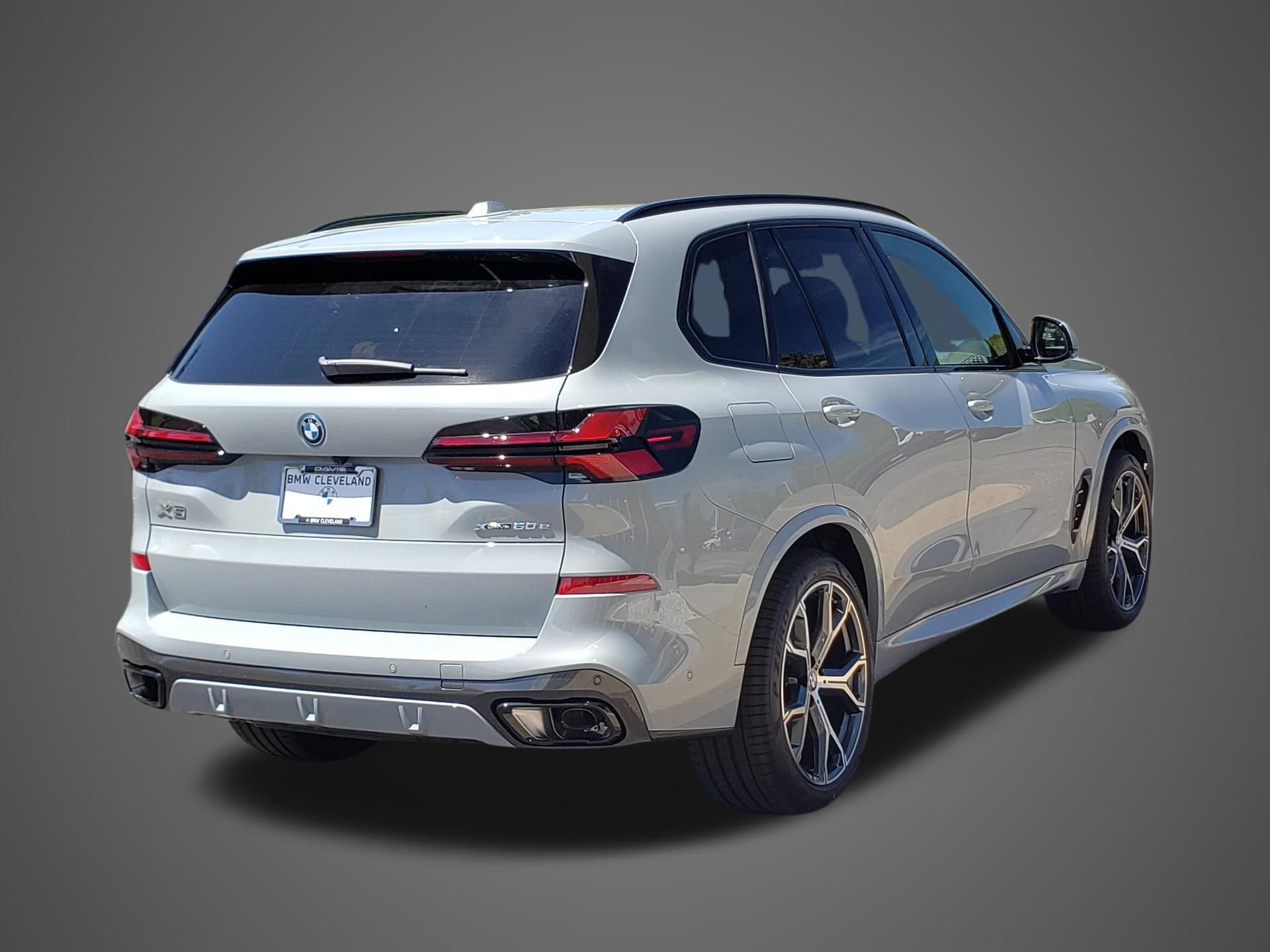 New 2026 BMW X5 xDrive50e w/ M Sport Package AWD/4WD image 5