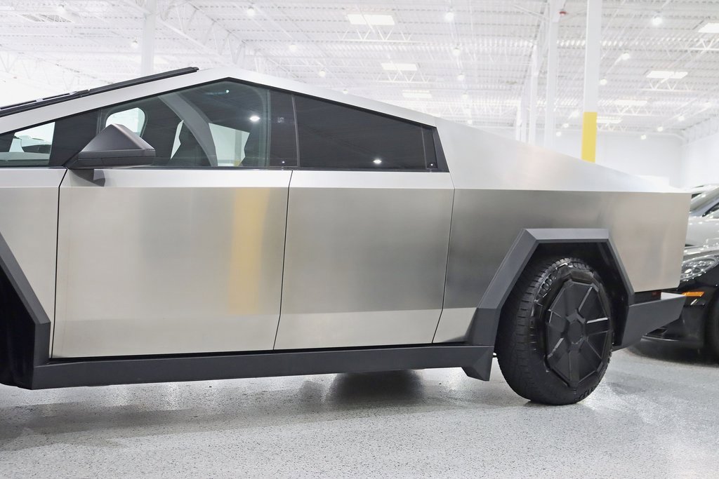 Used 2024 Tesla Cybertruck AWD Crew Cab image 3