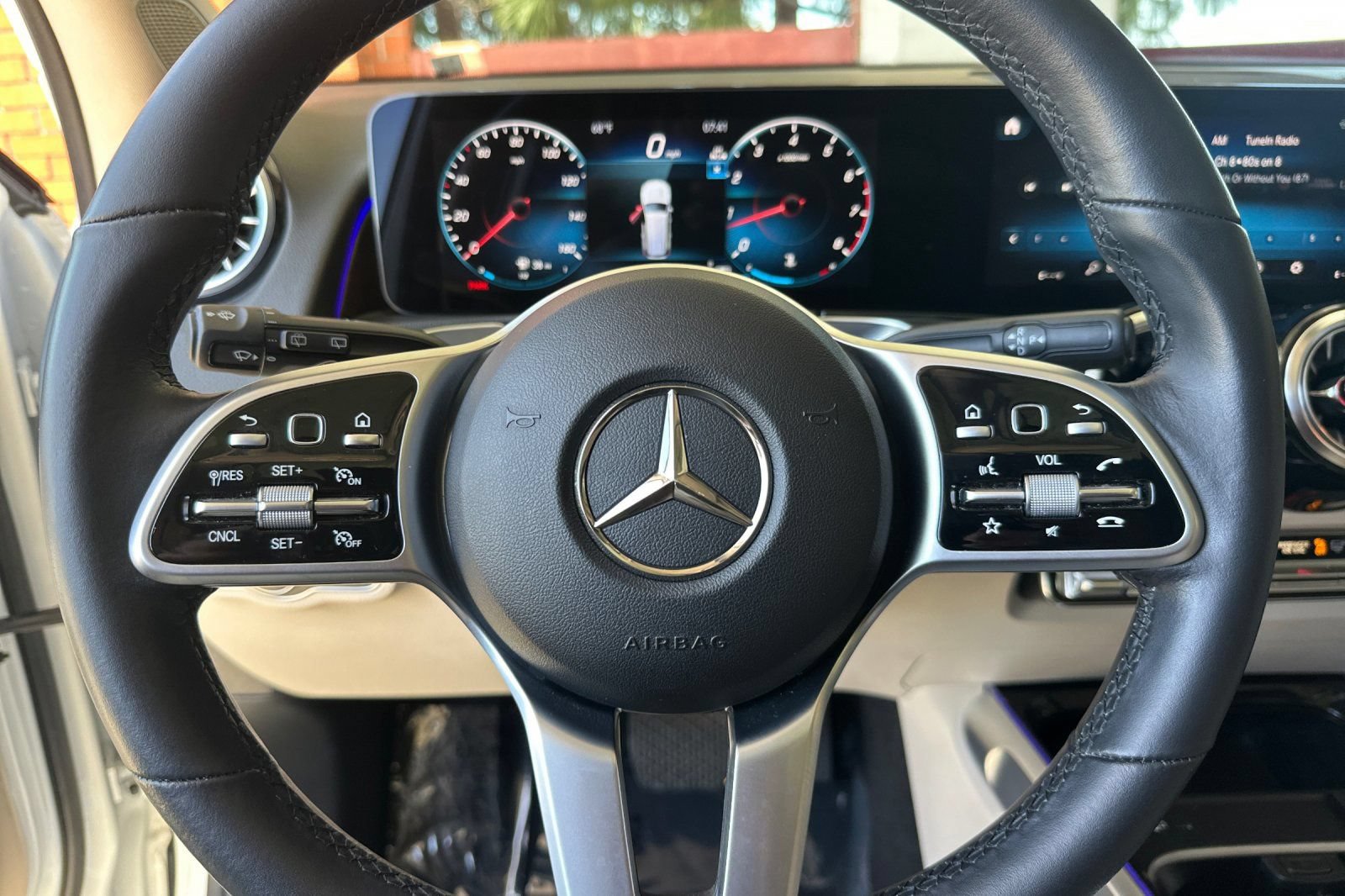 Certified 2023 Mercedes-Benz GLB 250 4MATIC image 29