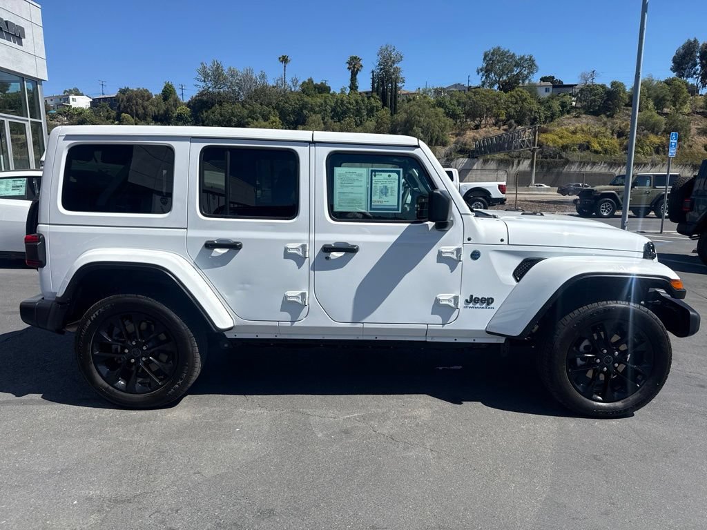 Certified 2025 Jeep Wrangler Unlimited Sahara w/ Safety Group AWD/4WD image 9