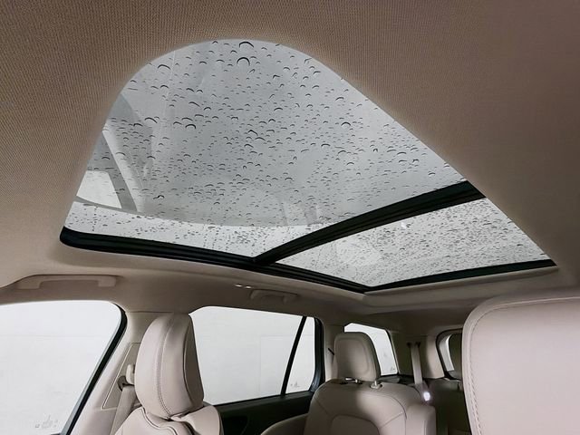 Used 2023 Lincoln Aviator AWD w/ Premium Package image 24