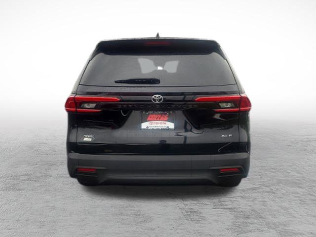 Certified 2024 Toyota Grand Highlander XLE image 6