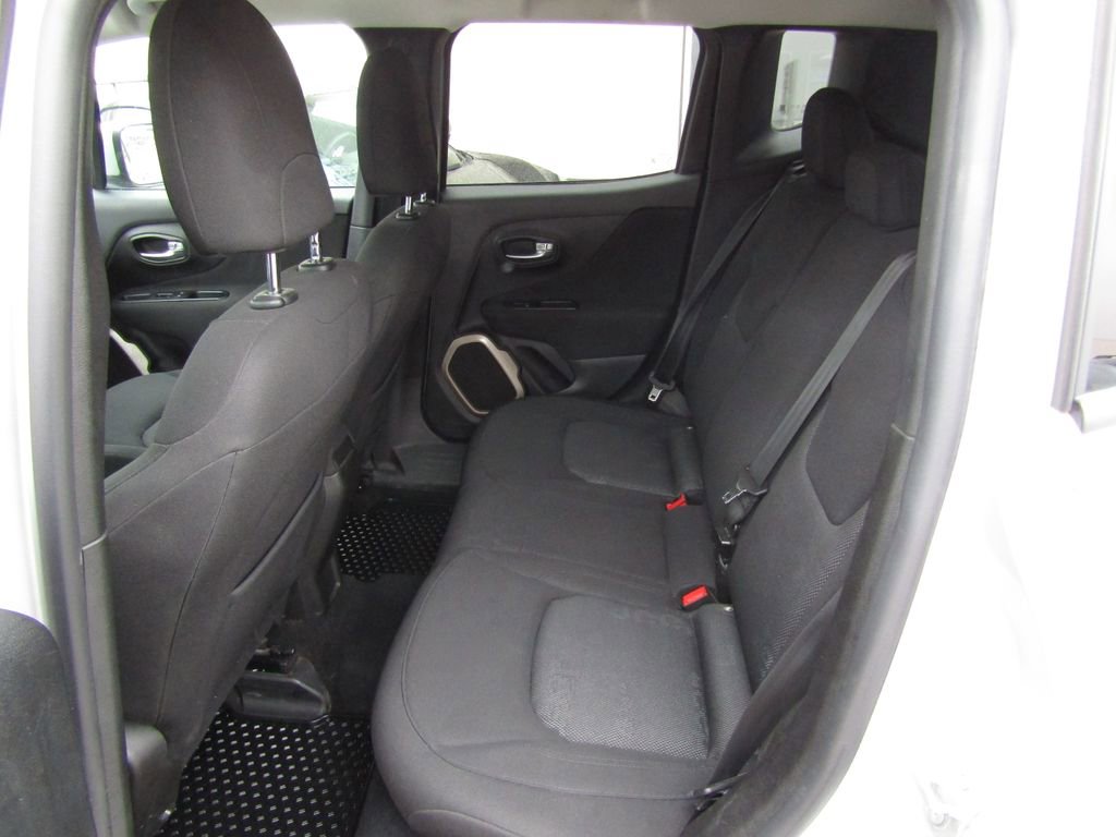 Used 2017 Jeep Renegade Latitude w/ Cold Weather Group image 26