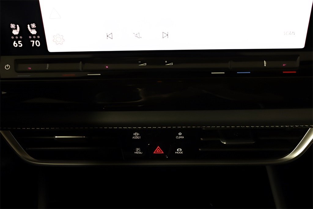 Used 2025 Volkswagen Atlas SE image 39