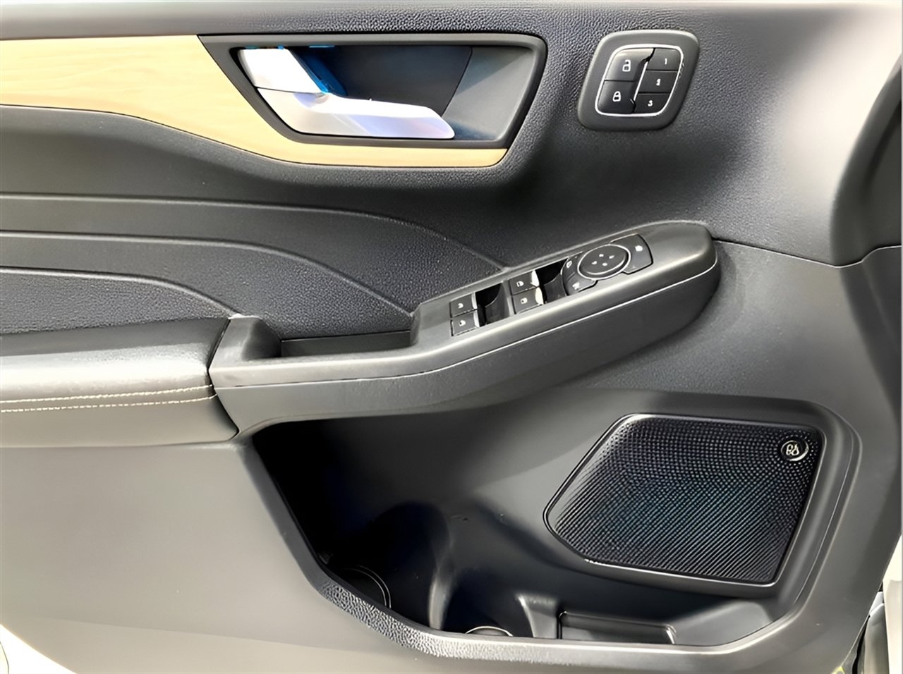 Used 2021 Ford Escape Titanium w/ Titanium Elite Package image 21