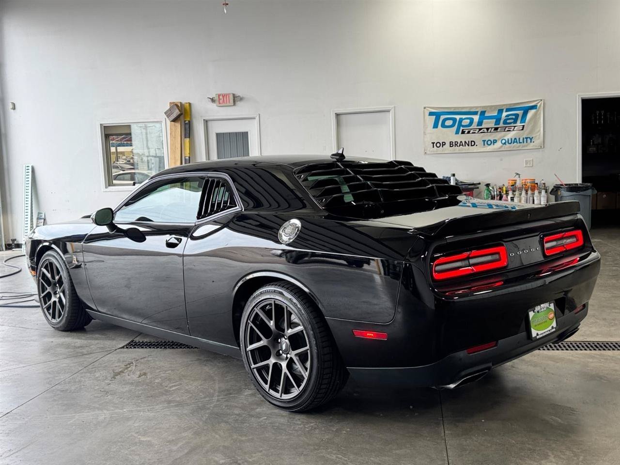 Used 2018 Dodge Challenger R/T Scat Pack w/ Driver Convenience Group RWD image 27