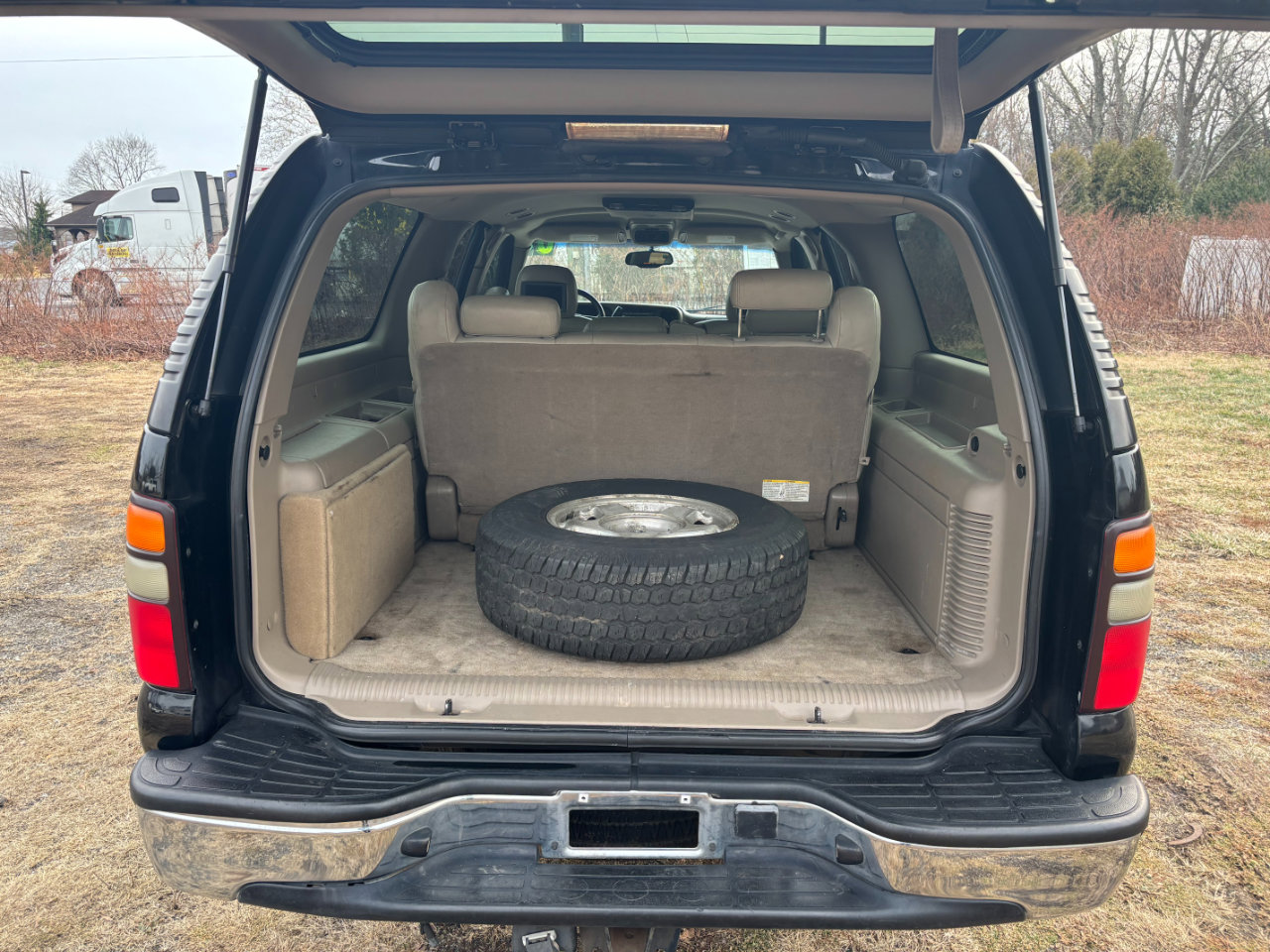 Used 2004 Chevrolet Suburban LT w/ Preferred Equipment Group image 20