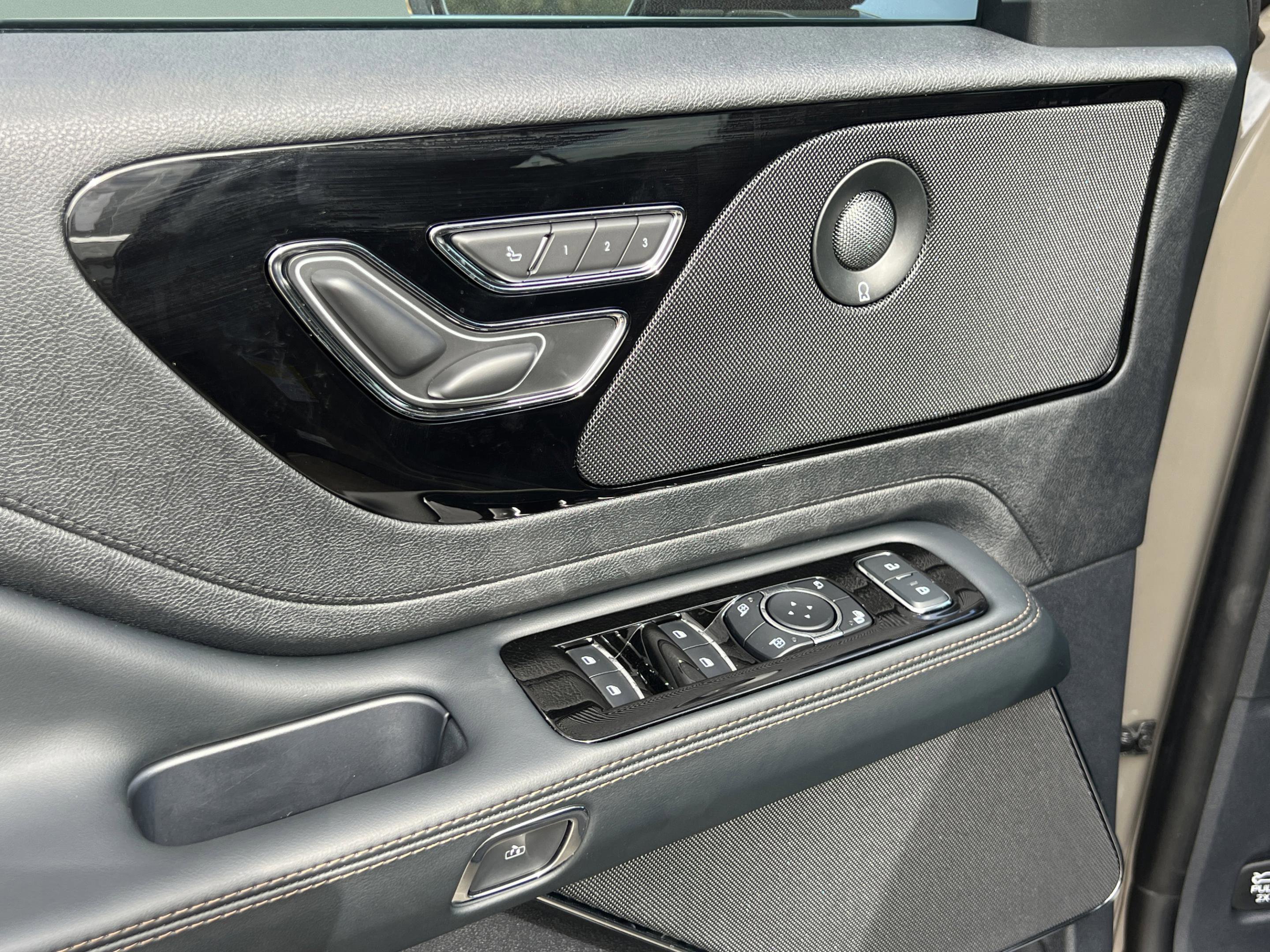 New 2025 Lincoln Aviator Reserve RWD image 21
