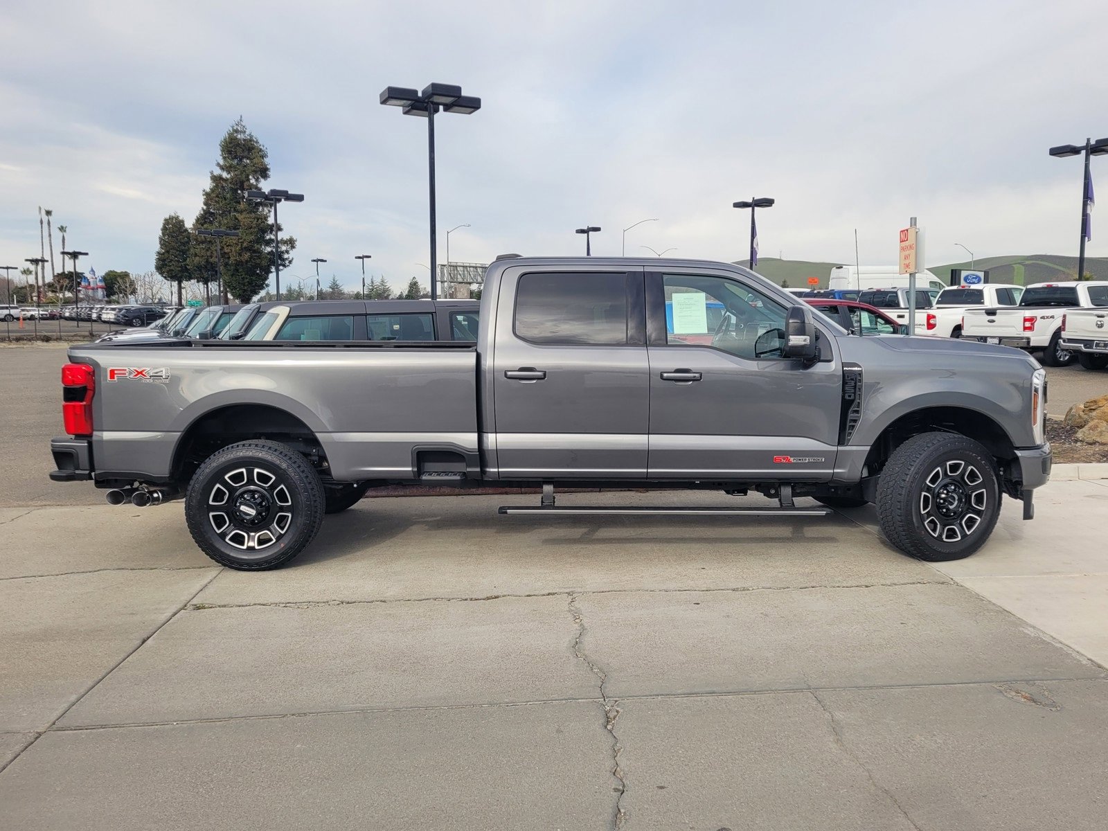 Used 2025 Ford F350 Platinum image 3