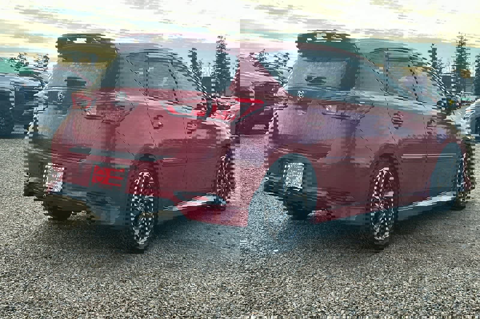 Used 2018 Toyota Corolla iM image 3