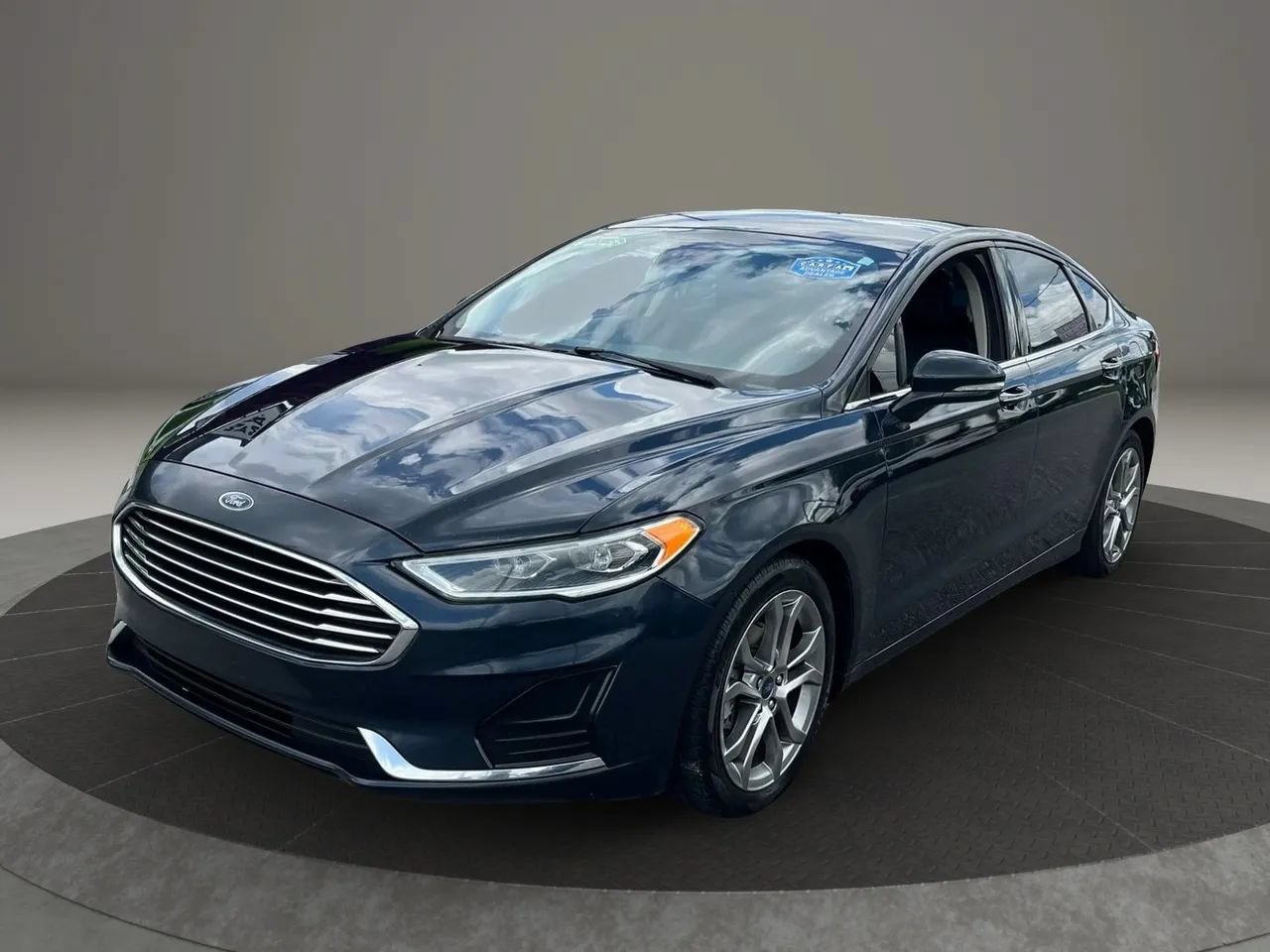 Used 2020 Ford Fusion SEL FWD image 3