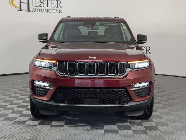 Used 2022 Jeep Grand Cherokee Limited w/ Luxury Tech Group II AWD/4WD image 3