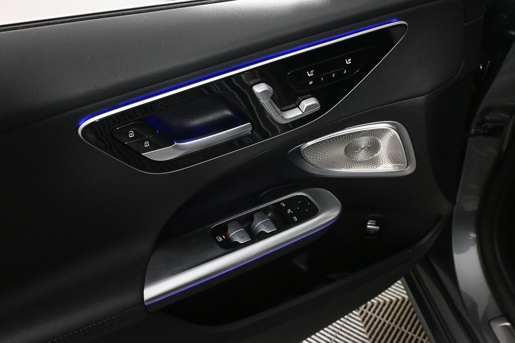 Used 2023 Mercedes-Benz C 300 Sedan image 8