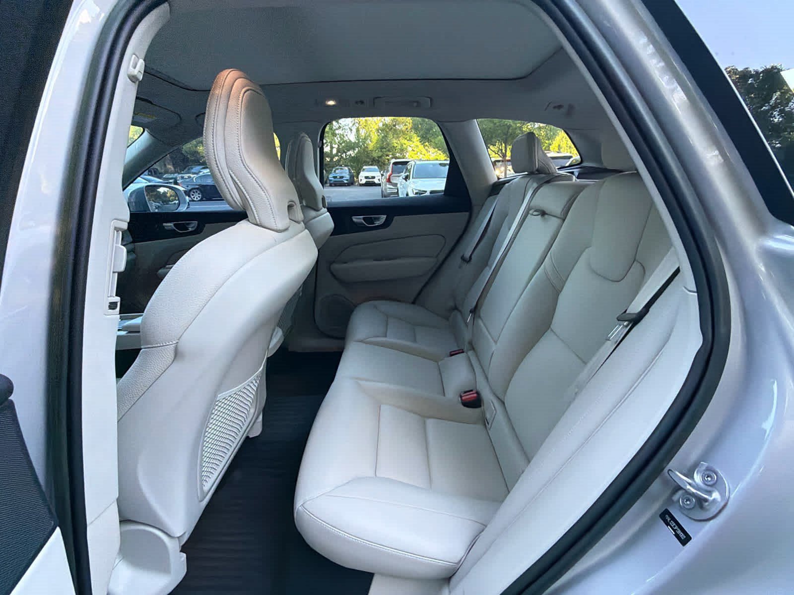 Certified 2023 Volvo XC60 B5 Plus w/ Protection Package Premier FWD image 22