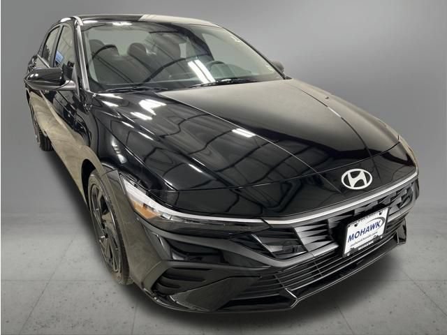 Used 2026 Hyundai Elantra Sport FWD image 8