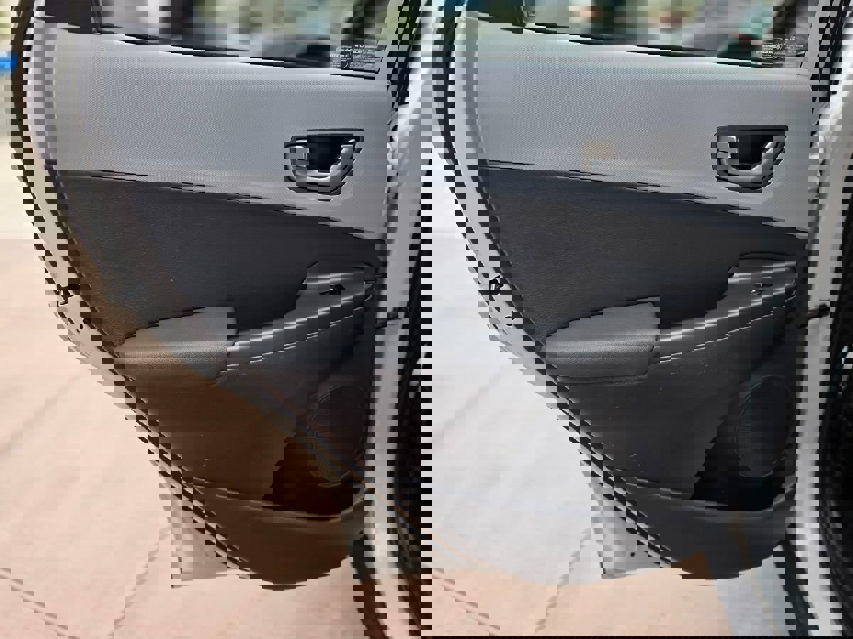 Used 2019 Hyundai Kona Limited image 28