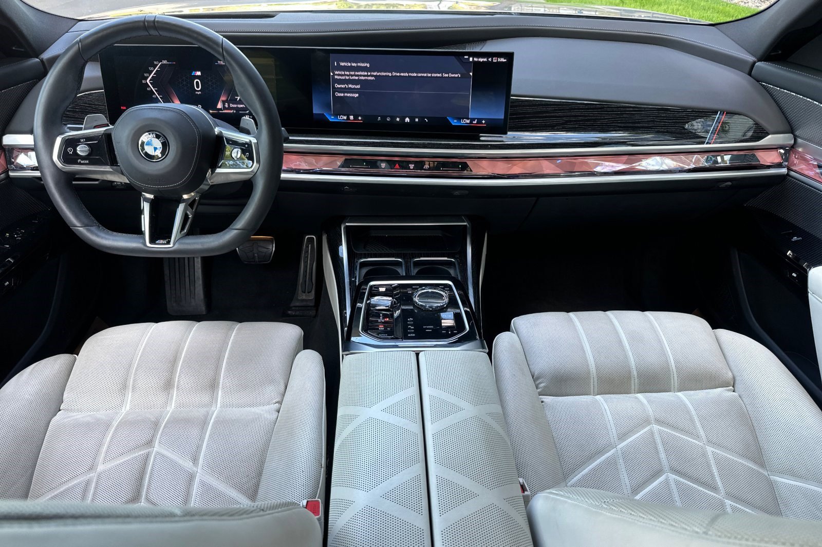 Certified 2025 BMW 740i w/ Premium Package image 17