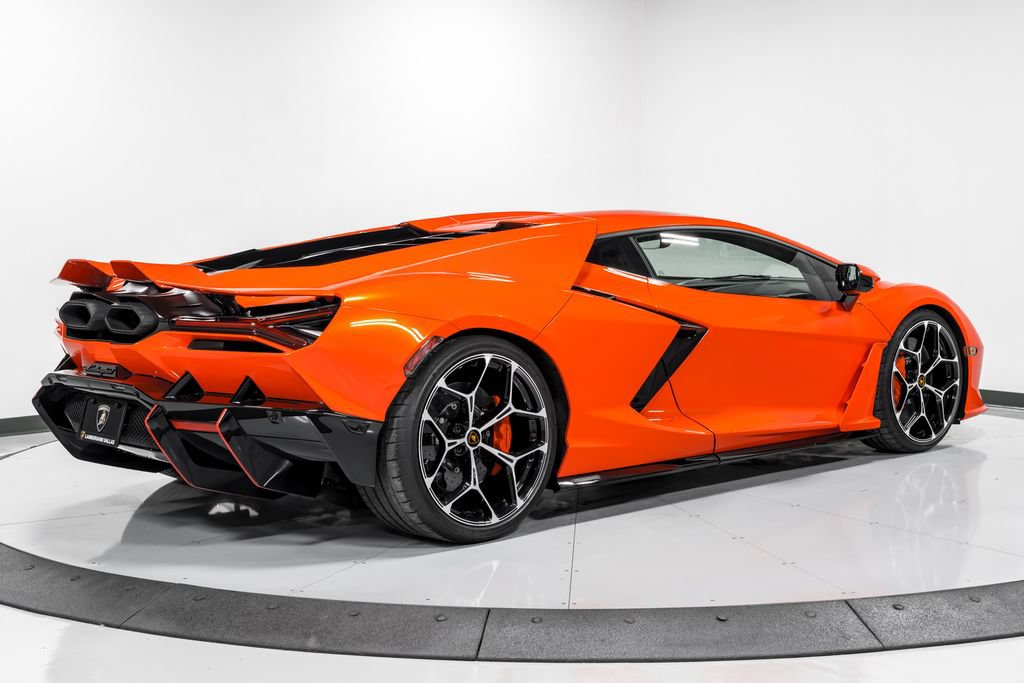 Used 2024 Lamborghini Revuelto AWD/4WD image 3