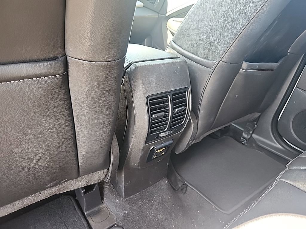 Used 2016 Ford C-MAX Energi SEL w/ Equipment Group 302A image 26