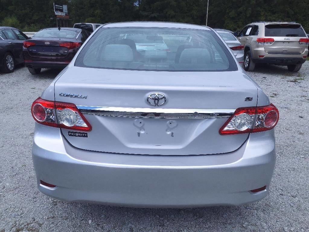 Used 2013 Toyota Corolla LE Special Edition FWD image 2