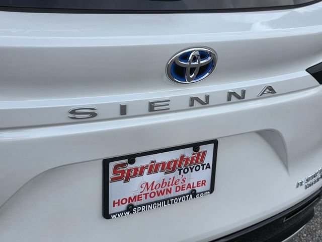 Used 2024 Toyota Sienna Platinum AWD/4WD image 37