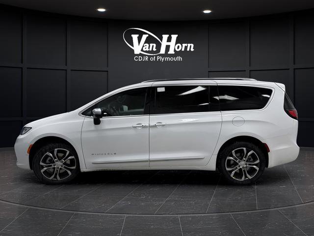 New 2026 Chrysler Pacifica Pinnacle w/ Trailer Tow Group image 14