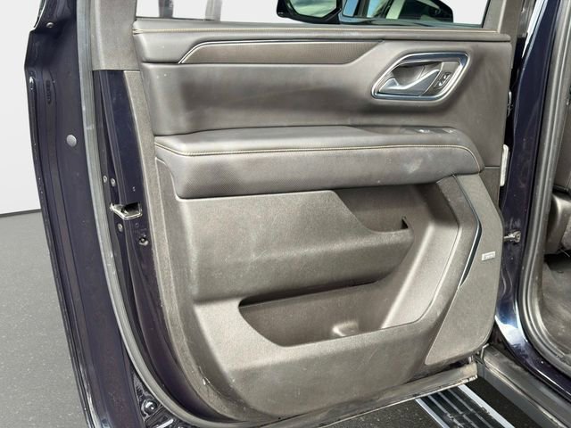 Used 2022 GMC Yukon XL AT4 w/ Technology Package image 9