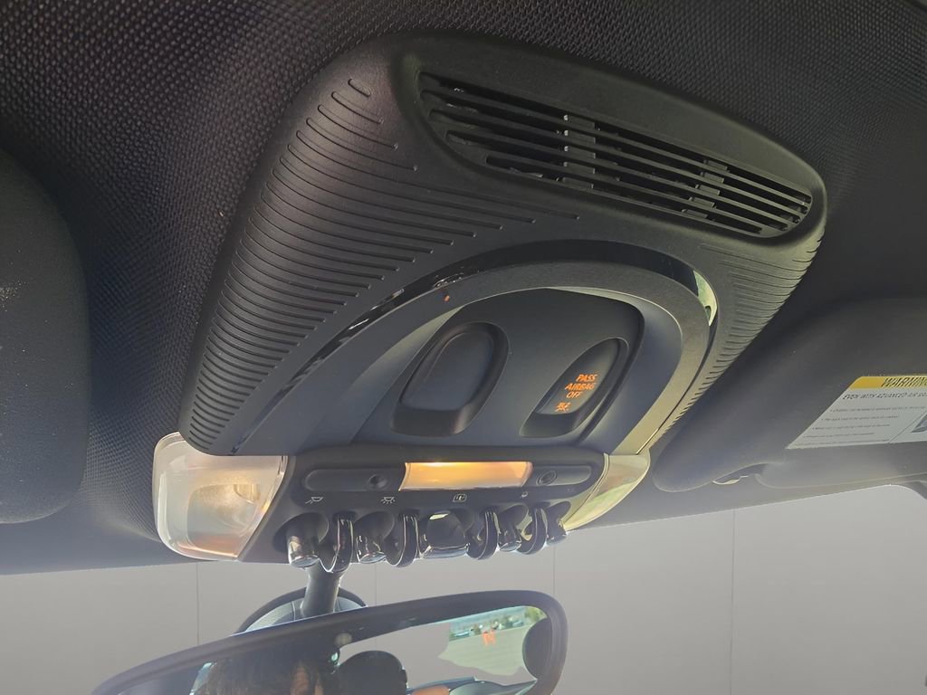 Used 2015 MINI Cooper S image 19