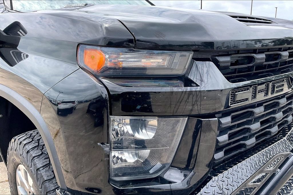 Used 2022 Chevrolet Silverado 2500 Custom w/ Custom Value Package AWD/4WD image 32