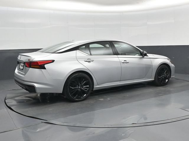 Used 2023 Nissan Altima 2.5 SR FWD image 3