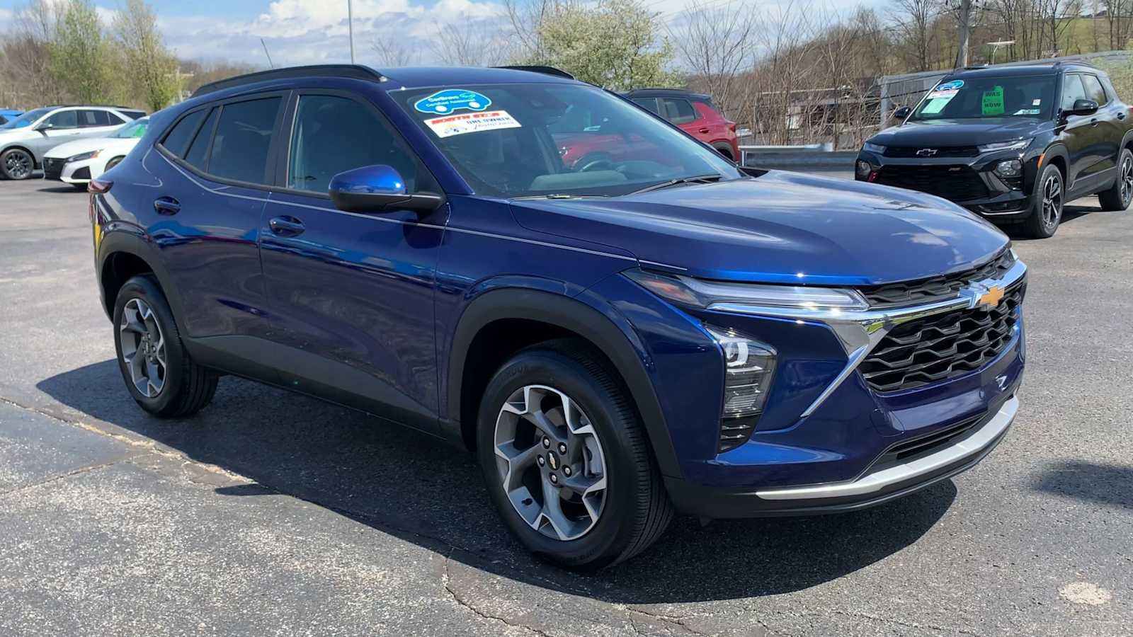 Certified 2024 Chevrolet Trax LT w/ LT Convenience Package image 2