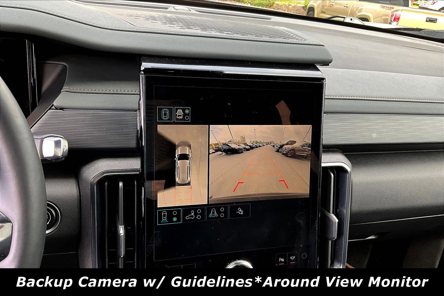 Used 2025 GMC Acadia AT4 w/ Luxury Package image 14