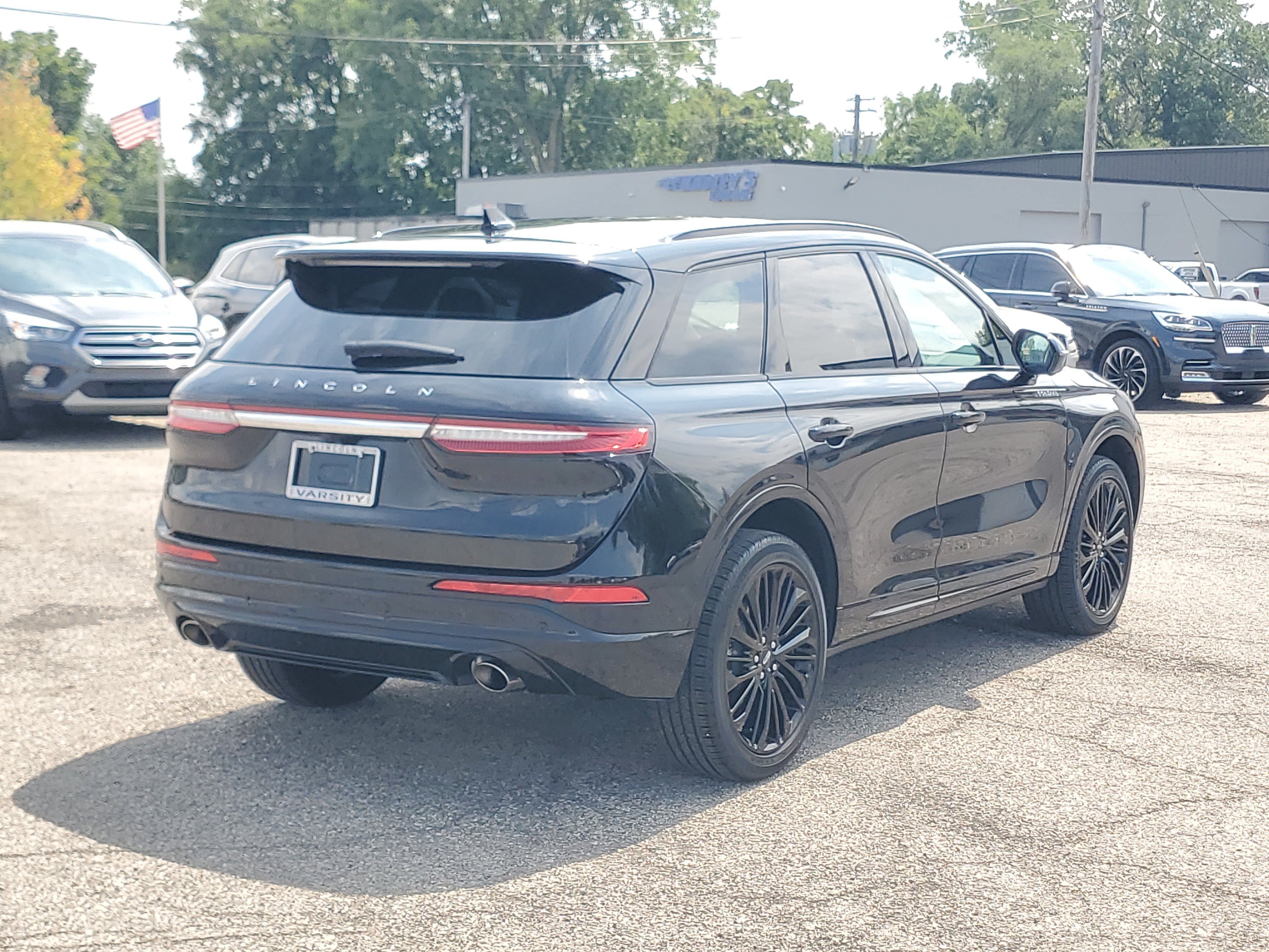 Certified 2025 Lincoln Corsair AWD w/ Equipment Group 101A image 6