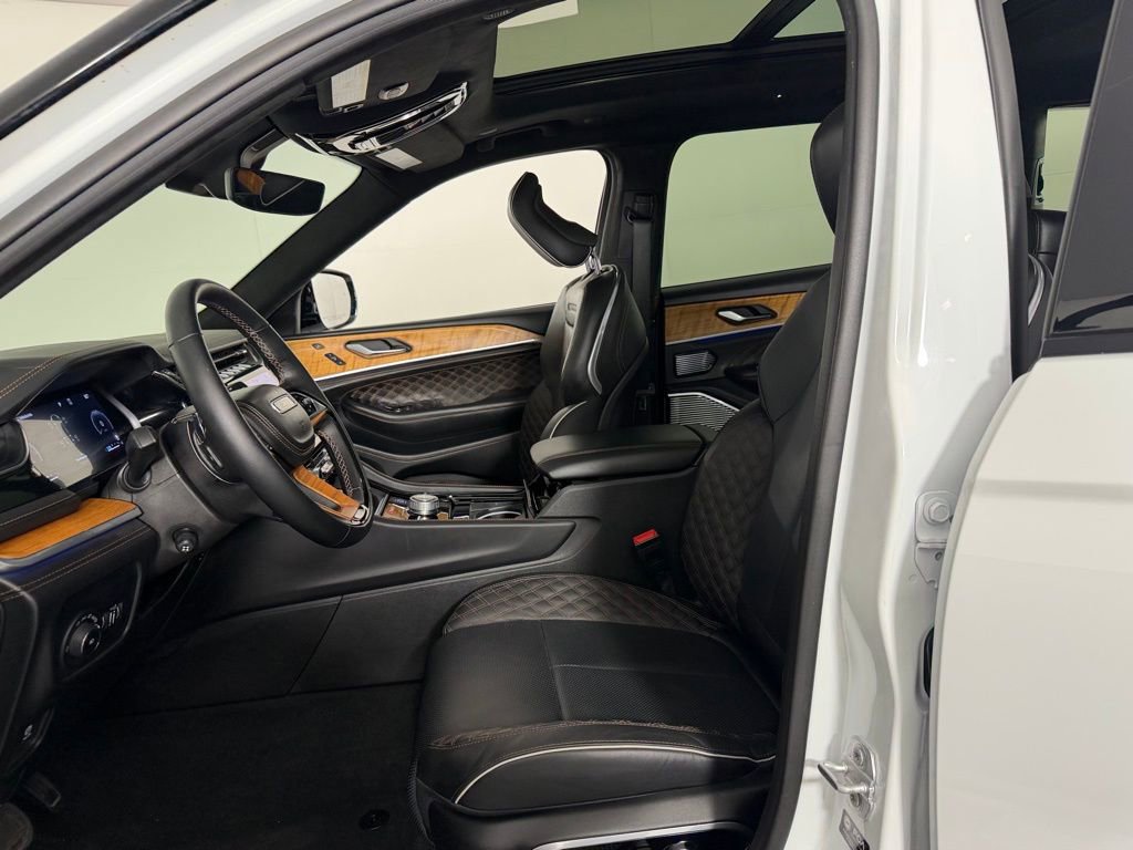 Certified 2023 Jeep Grand Cherokee L Summit AWD/4WD image 23