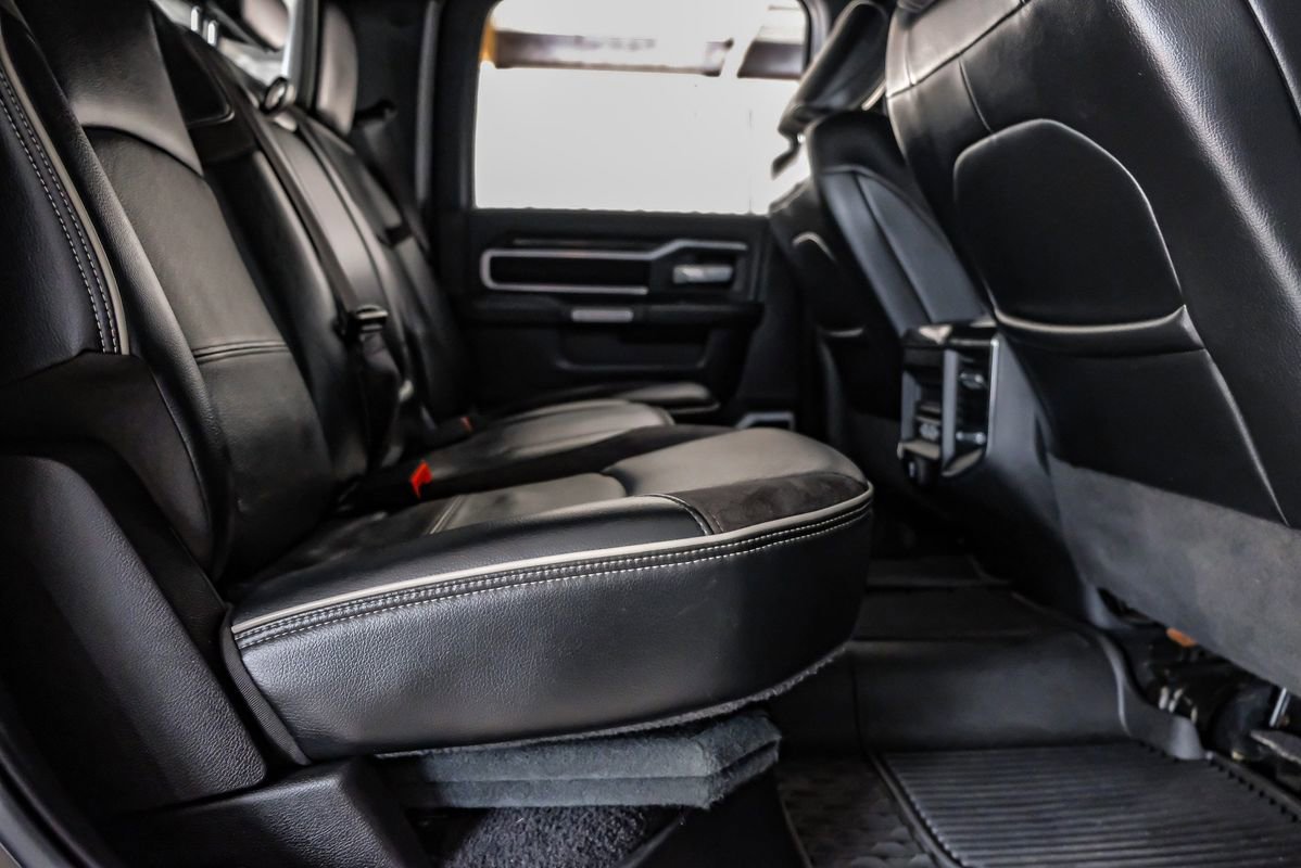 Used 2019 RAM 2500 Laramie w/ Black Appearance Package AWD/4WD image 34