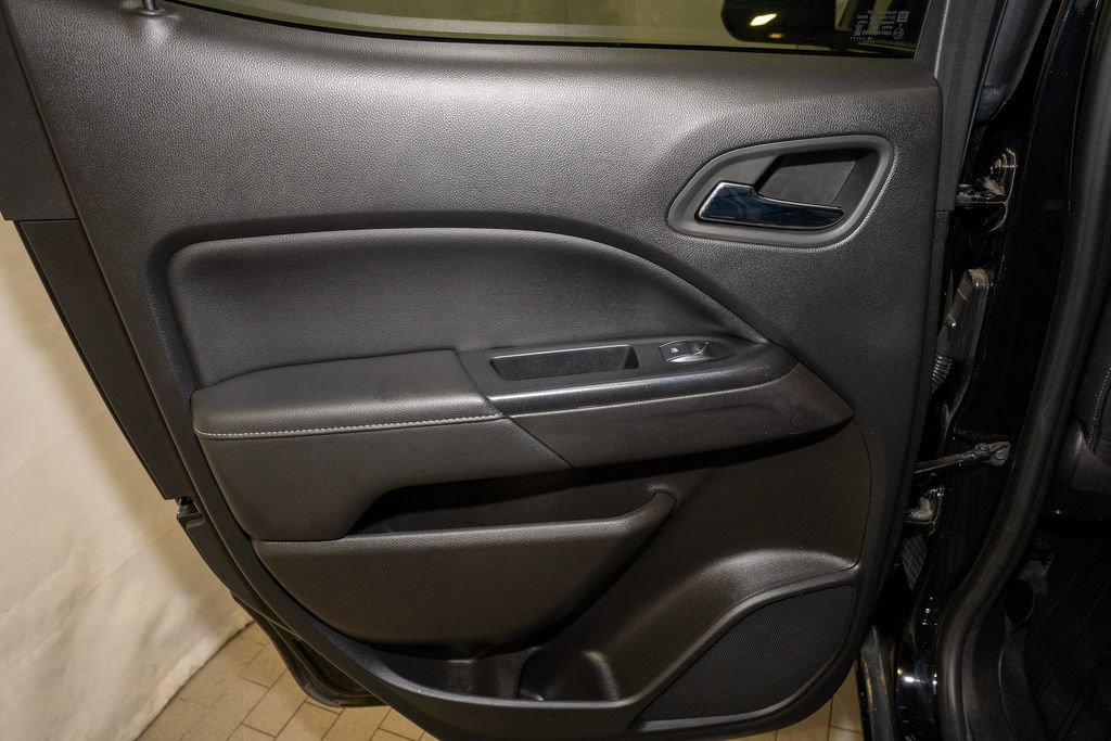 Used 2020 GMC Canyon SLE w/ Elevation Edition image 9