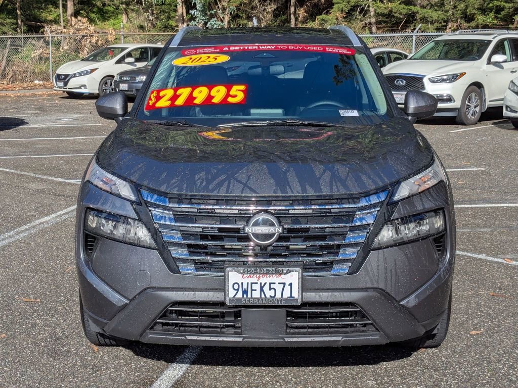 Used 2025 Nissan Rogue SV w/ SV Premium Package image 3