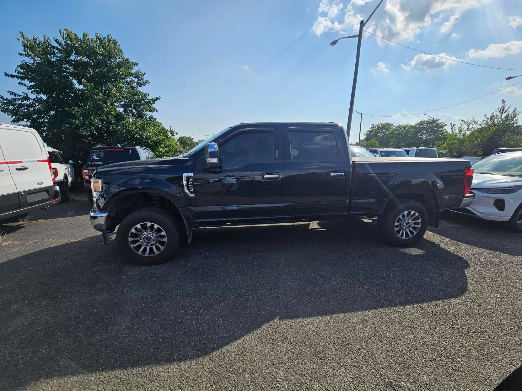 Used 2021 Ford F250 XLT w/ XLT Premium Package AWD/4WD image 7